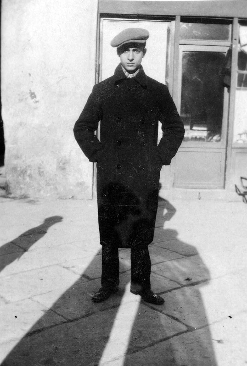 Daniele Israel en su juventud. Trieste, años 20